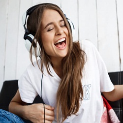 WhatsApp: 88.9.9216-7366